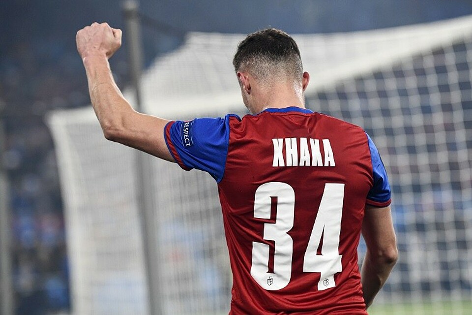 Vertragsverlängerung Taulant Xhaka | FC Basel - Die offizielle Website